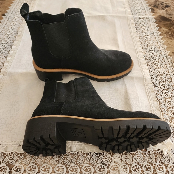 BLONDO New Suede Waterproof Chelsea Boots. - Picture 8 of 14